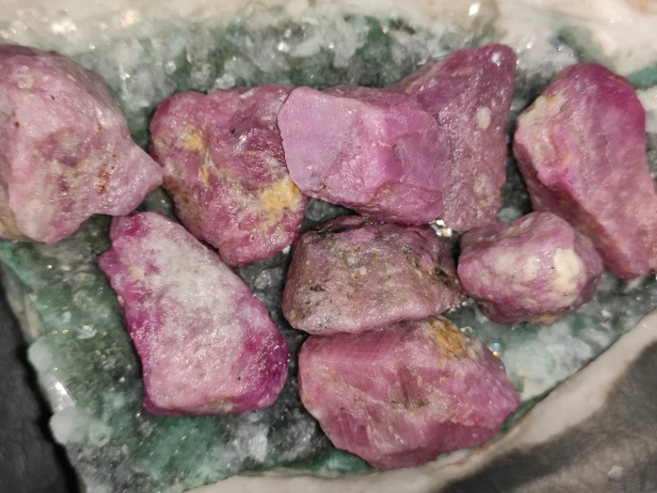 pink sapphire color guide