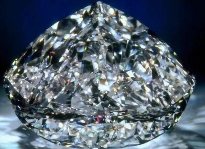 The Ultimate Guide to Diamonds: 4Cs, Buying Tips & Expert Advice