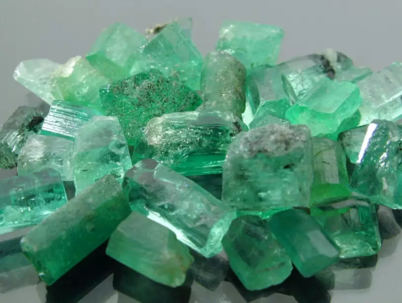 Emerald Buying Guide: How to Choose Your Perfect Green Gemstone