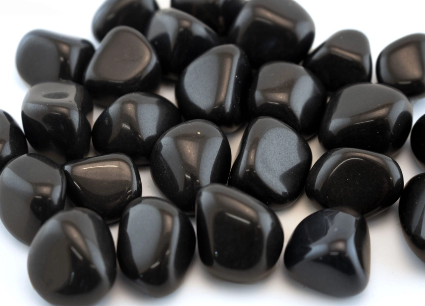 The Ultimate Onyx Guide: Meaning, Uses, Value & How to Spot Fakes