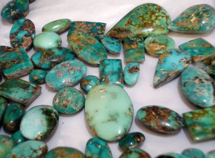 December Birthstones: Tanzanite, Turquoise & Zircon - Ultimate Guide