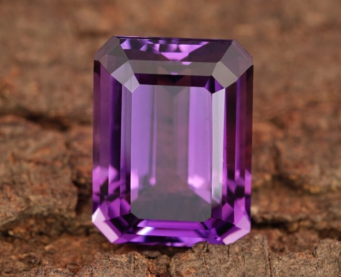 The Ultimate Guide to Amethyst: February's Birthstone Meaning & Buying Tips