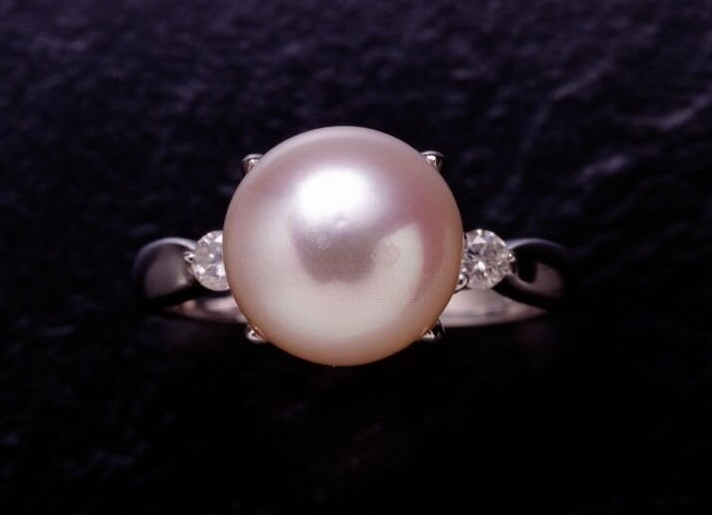 Pearl birthstone