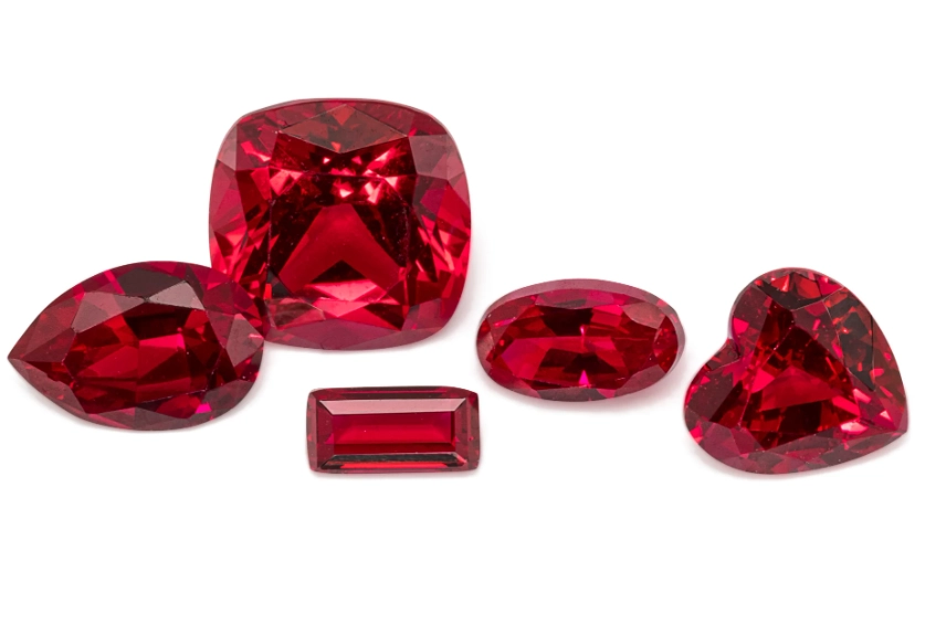 Natural vs. Lab Grown Gems: What Gemstones Resist Synthesis?