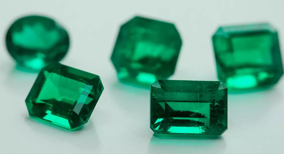 May Birthstones: Emerald and Agate - Your Complete Guide