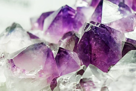 Amethyst Birthstone: Meaning, Properties & How to Use It