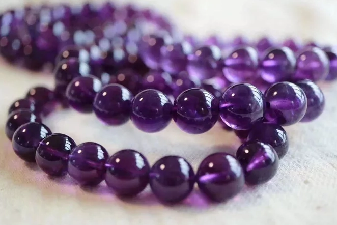 who cannot wear amethyst