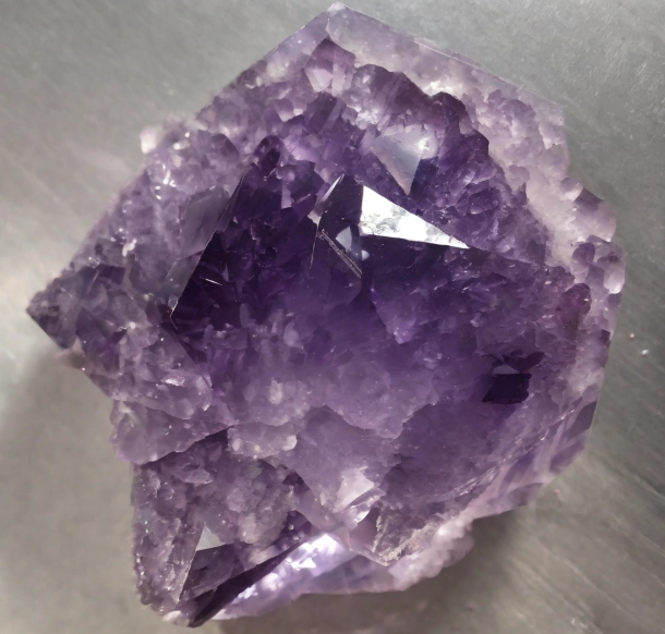 who cannot wear amethyst