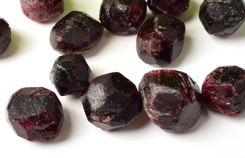 garnet lucky stone