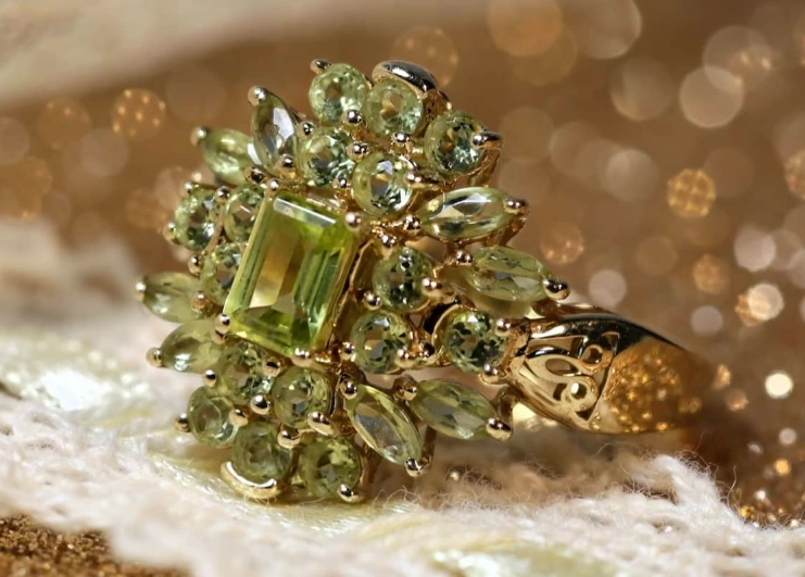 peridot color
