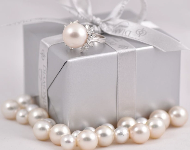June birthstone pearl