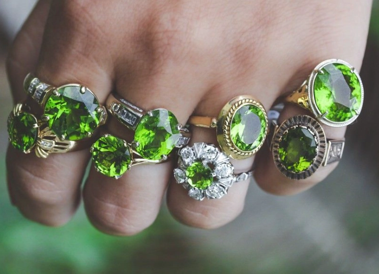 August Birthstone Peridot Meaning: Symbolism, Healing & How to Choose