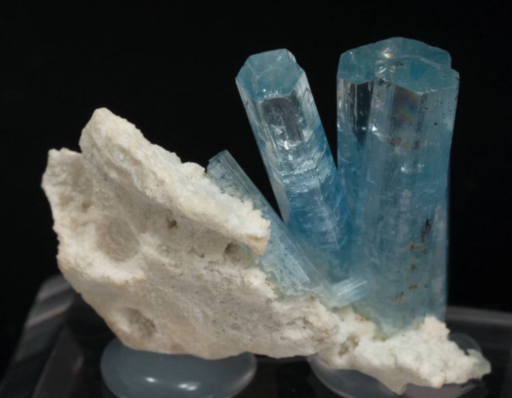 aquamarine crystal identification
