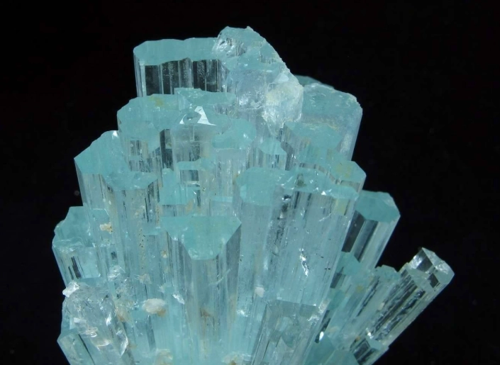 aquamarine crystal identification