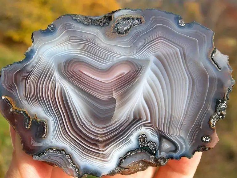 identify agate