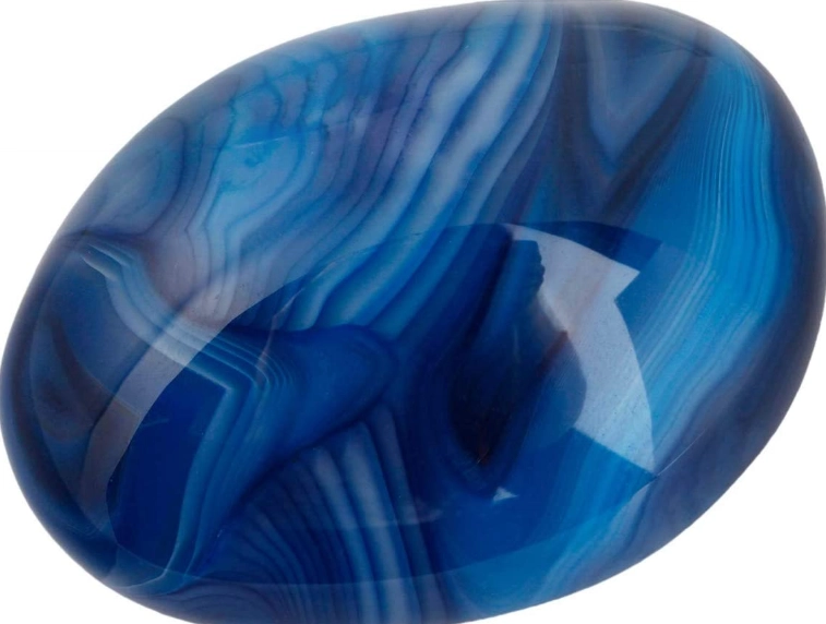 Blue Agate: A Complete Guide to Meaning, Uses & Identification